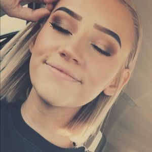 Meet your Posher, Devyn